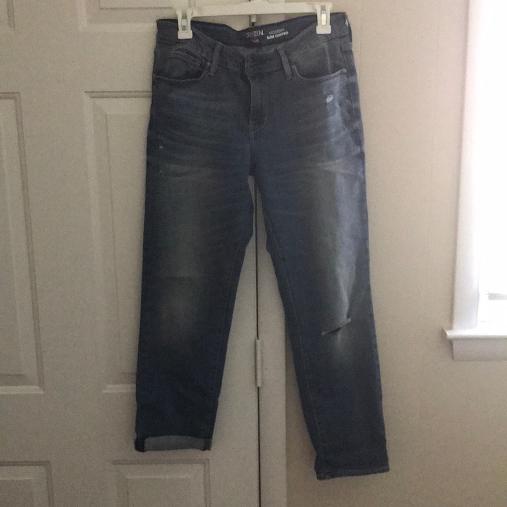 Denim blue Levi’s Distressed